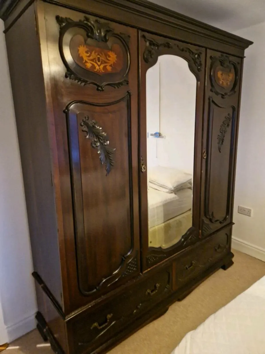 Wardrobe & Dressing table - Image 1