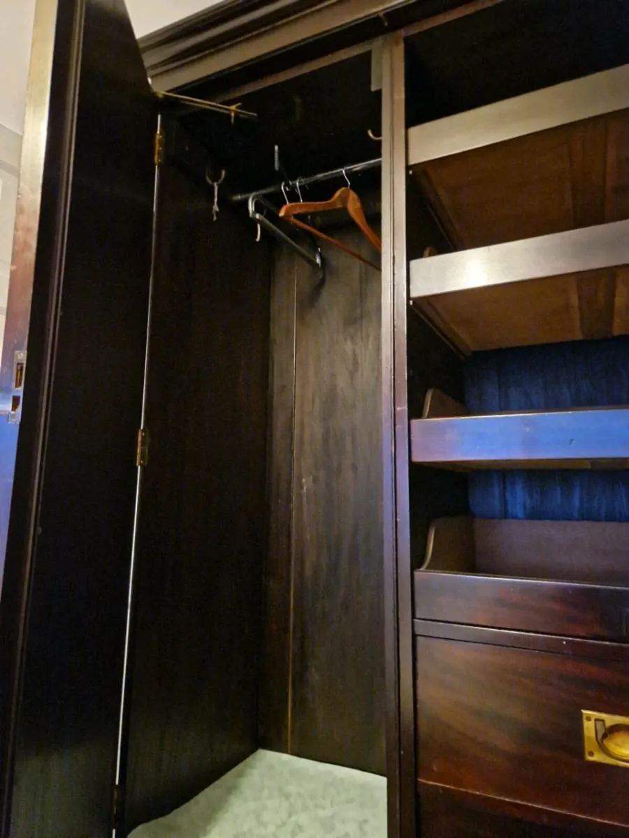 Wardrobe & Dressing table - Image 3