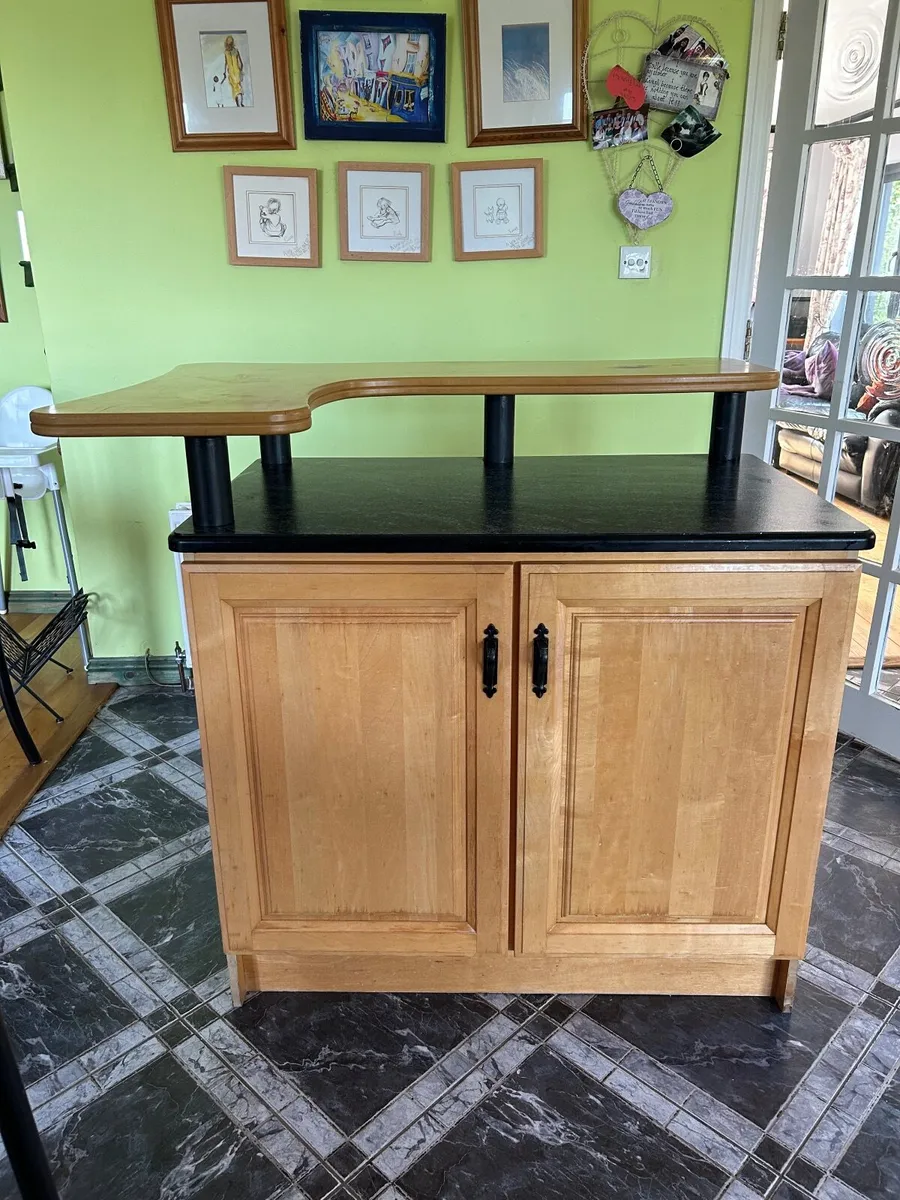 Island counter - Image 1