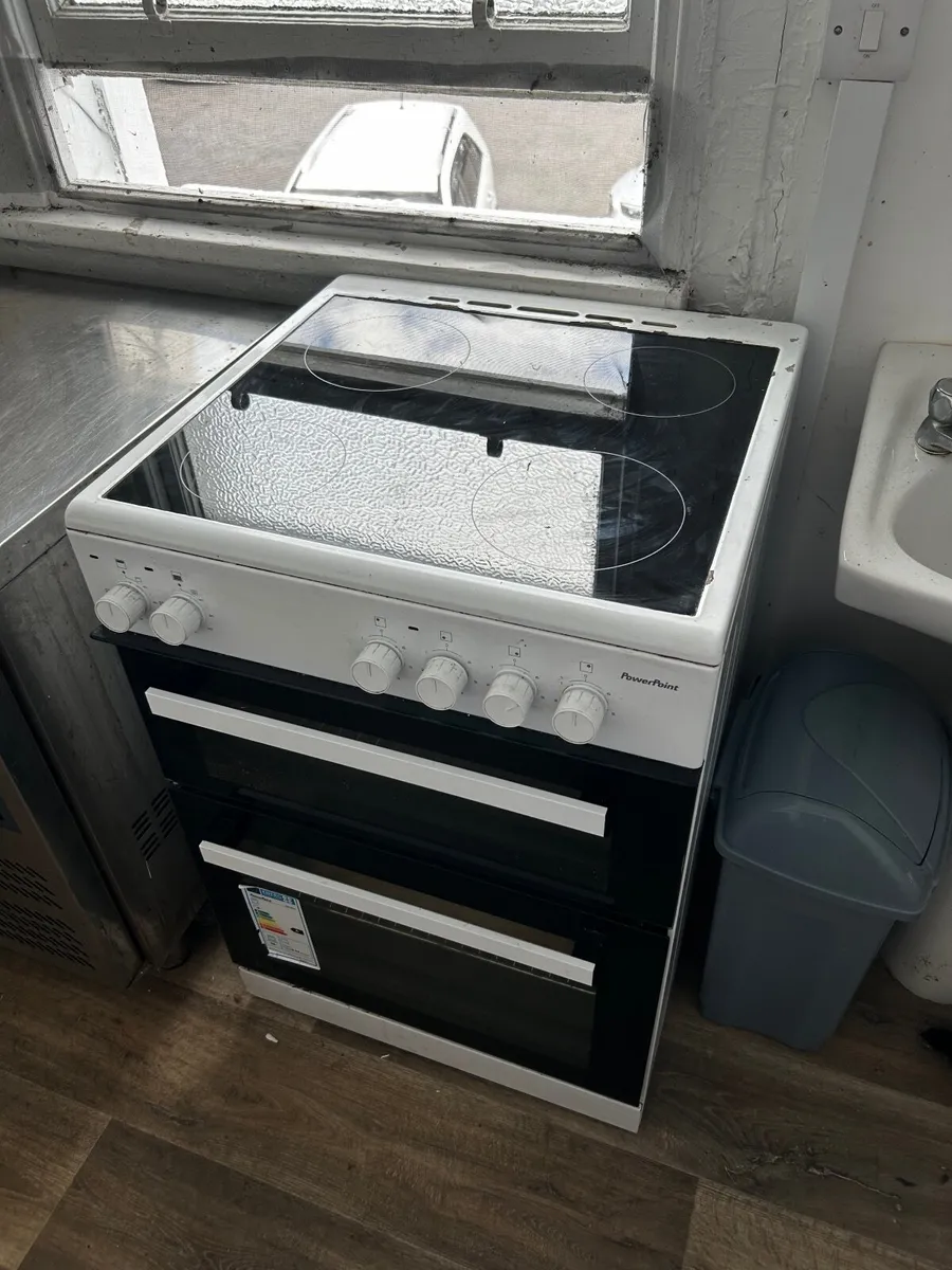 Oven with top cooker