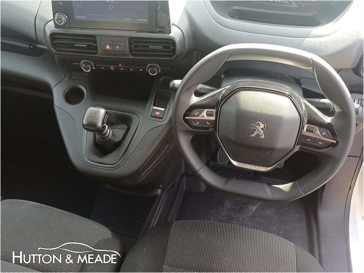Peugeot Partner Pro Plus 1.5 HDi Van - Image 4