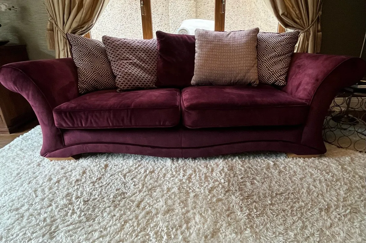 Three piece suite - Image 2