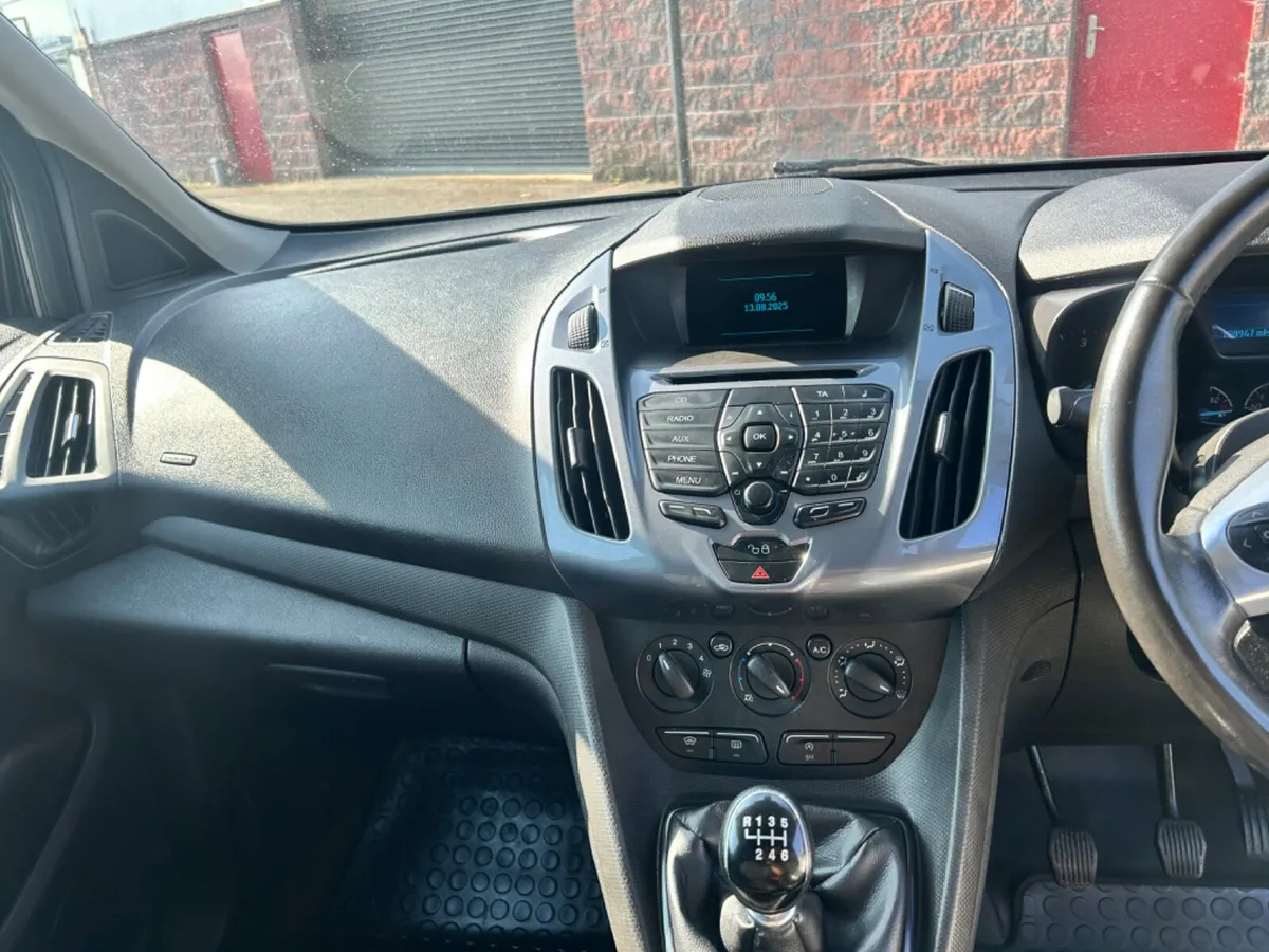 Ford Transit Connect 200 limited 2017 - Image 2
