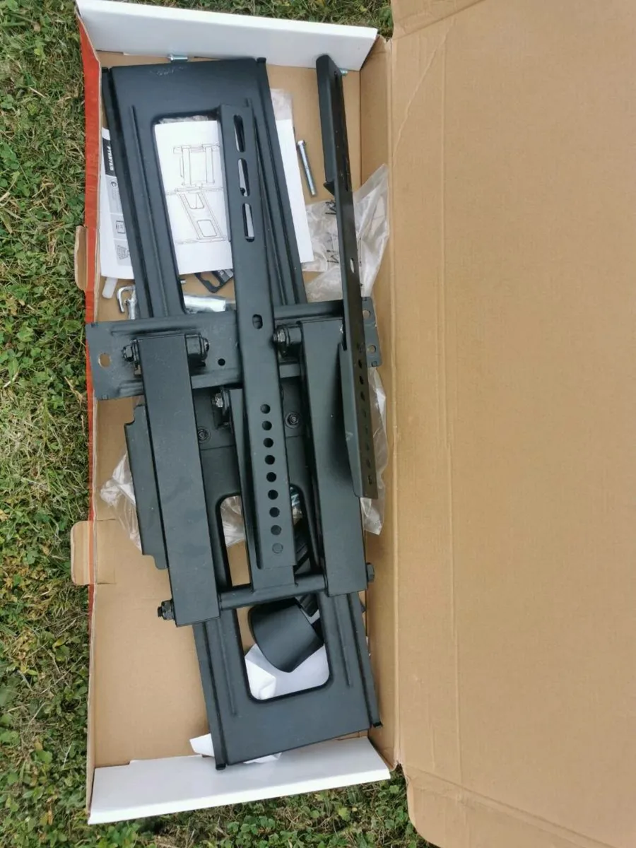TV wall mount FREE - Image 1