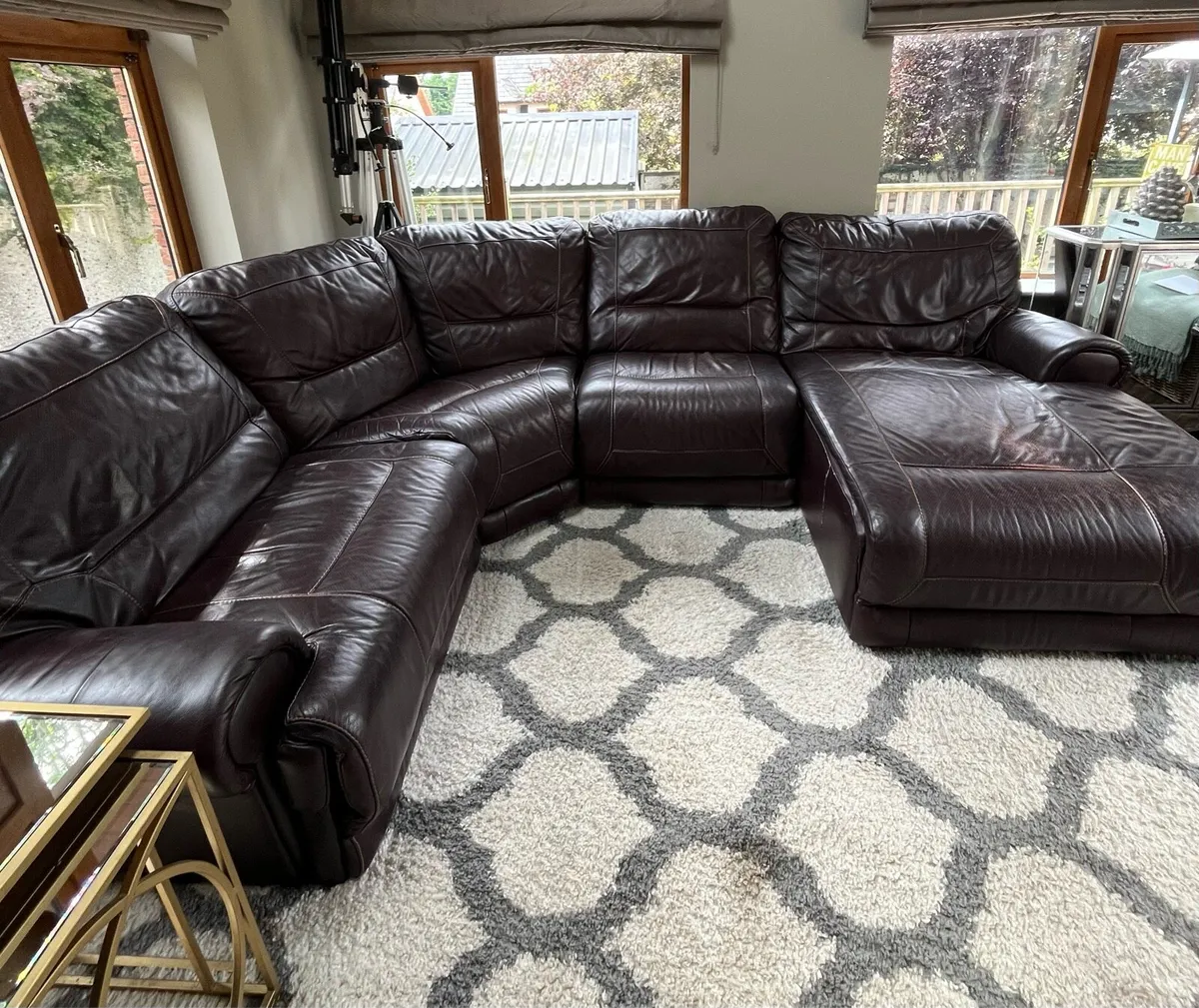 Extremely comfortable leather corner sofa - Image 2