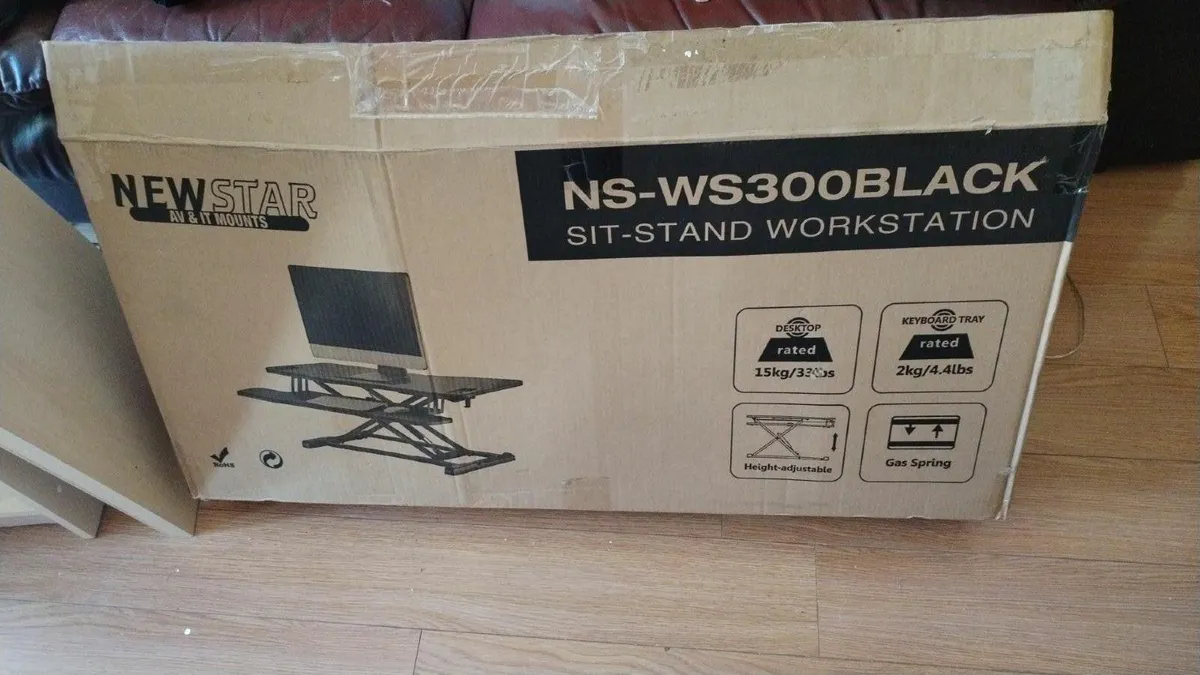 Standing desk - Image 1