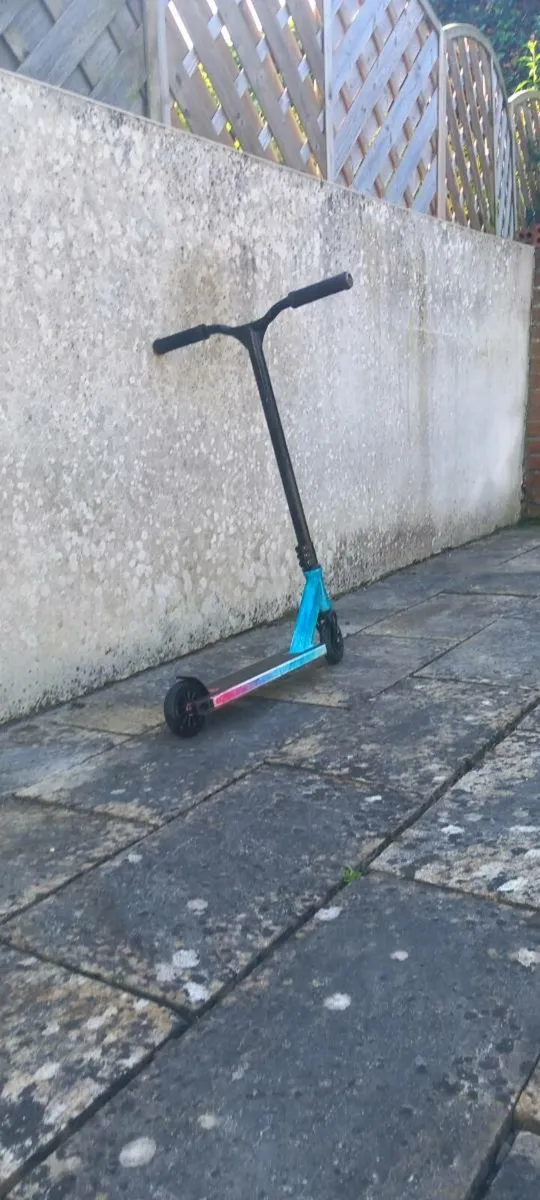 Smal stunt scooter - Image 2