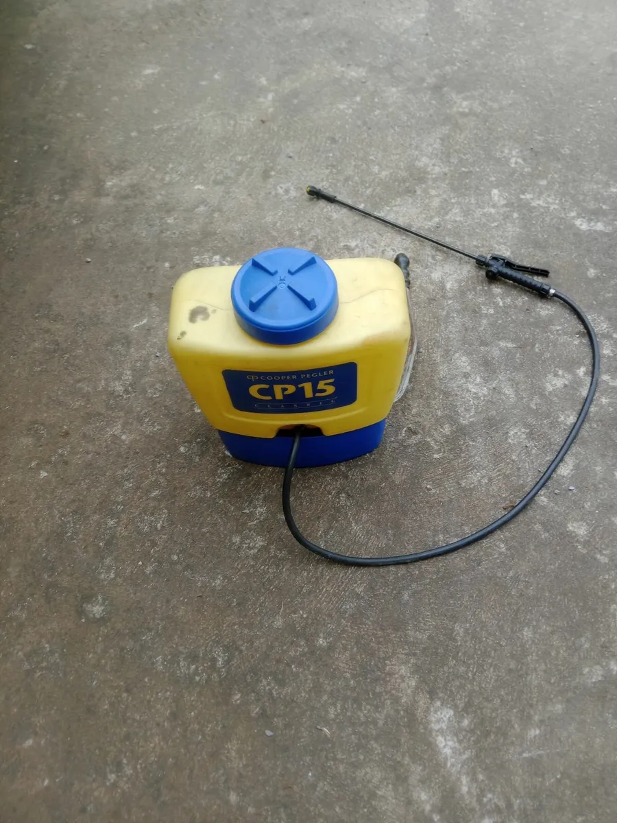 Knapsack sprayer - Image 1