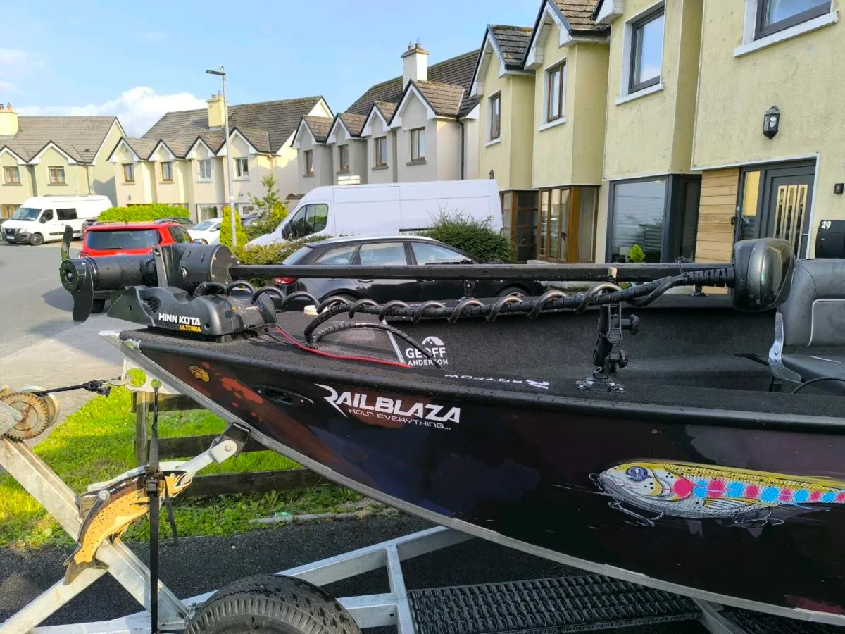 Minn Kota Ulterra 24V trolling motor - Image 1