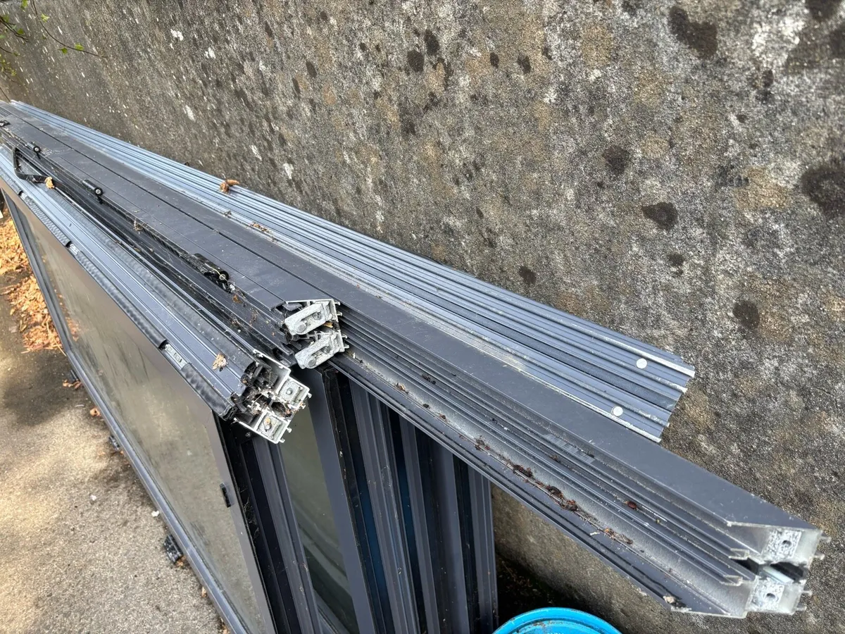 Bi fold door - Image 2