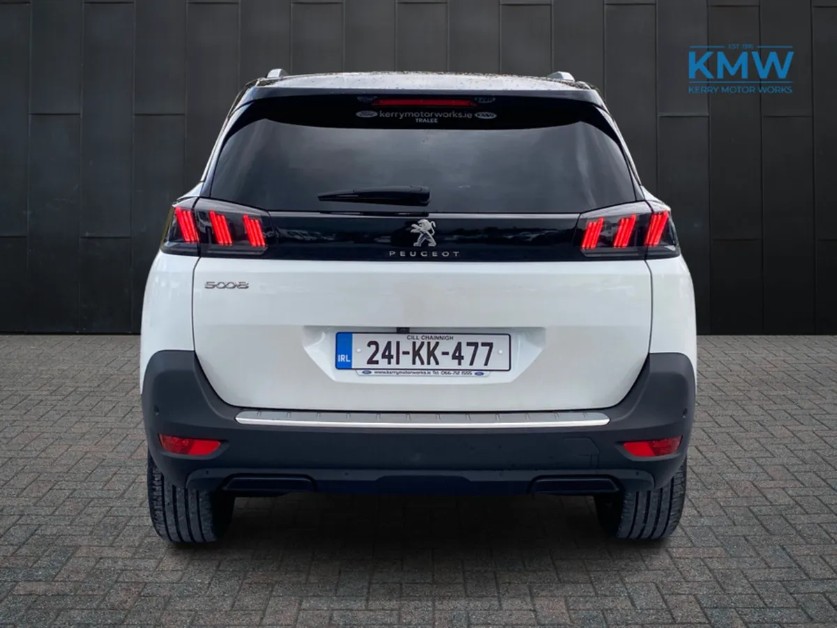 Peugeot 5008 ALLURE 1.5 Automatic - Image 4