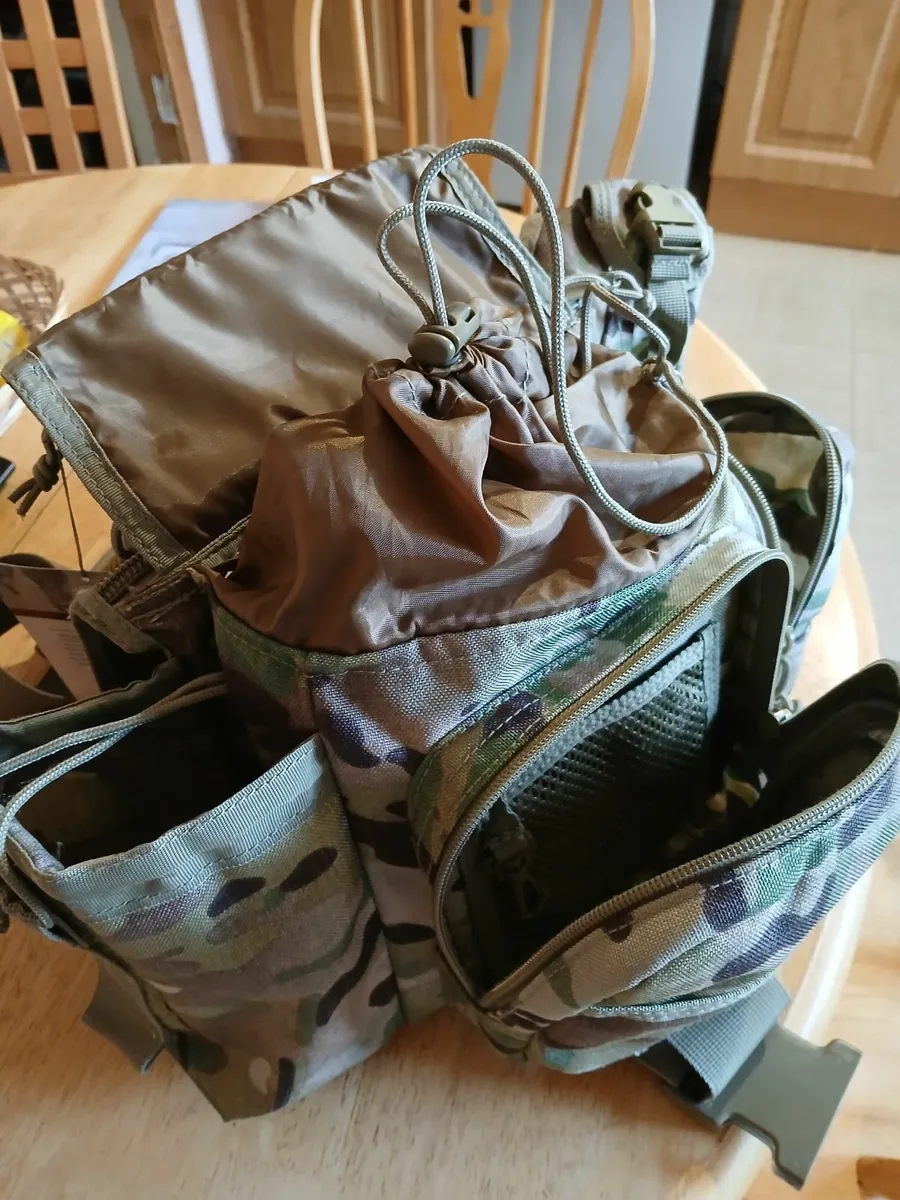 Fishing / hunting tactical shoulder bag - Image 1