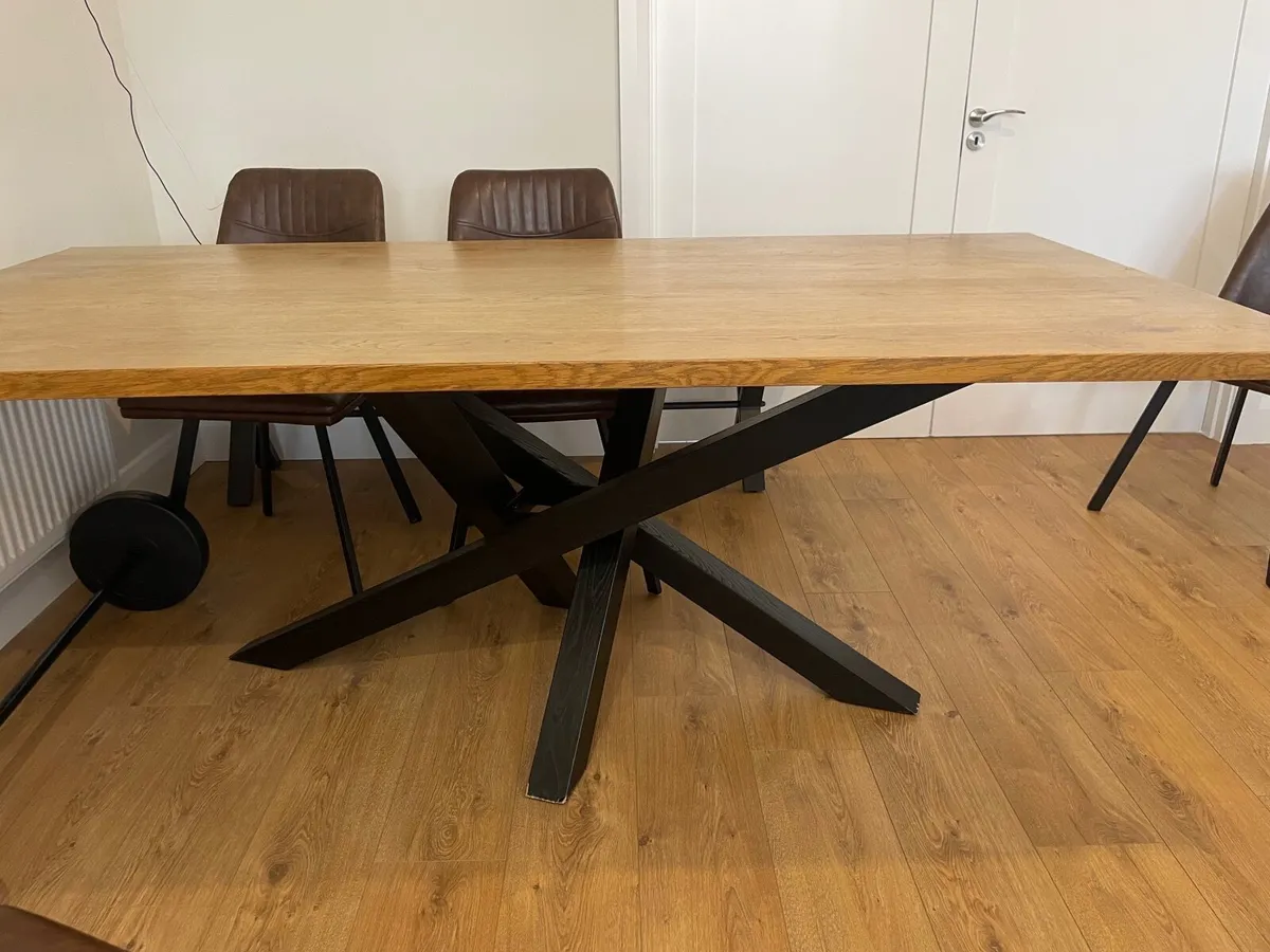Kitchen table - Image 1