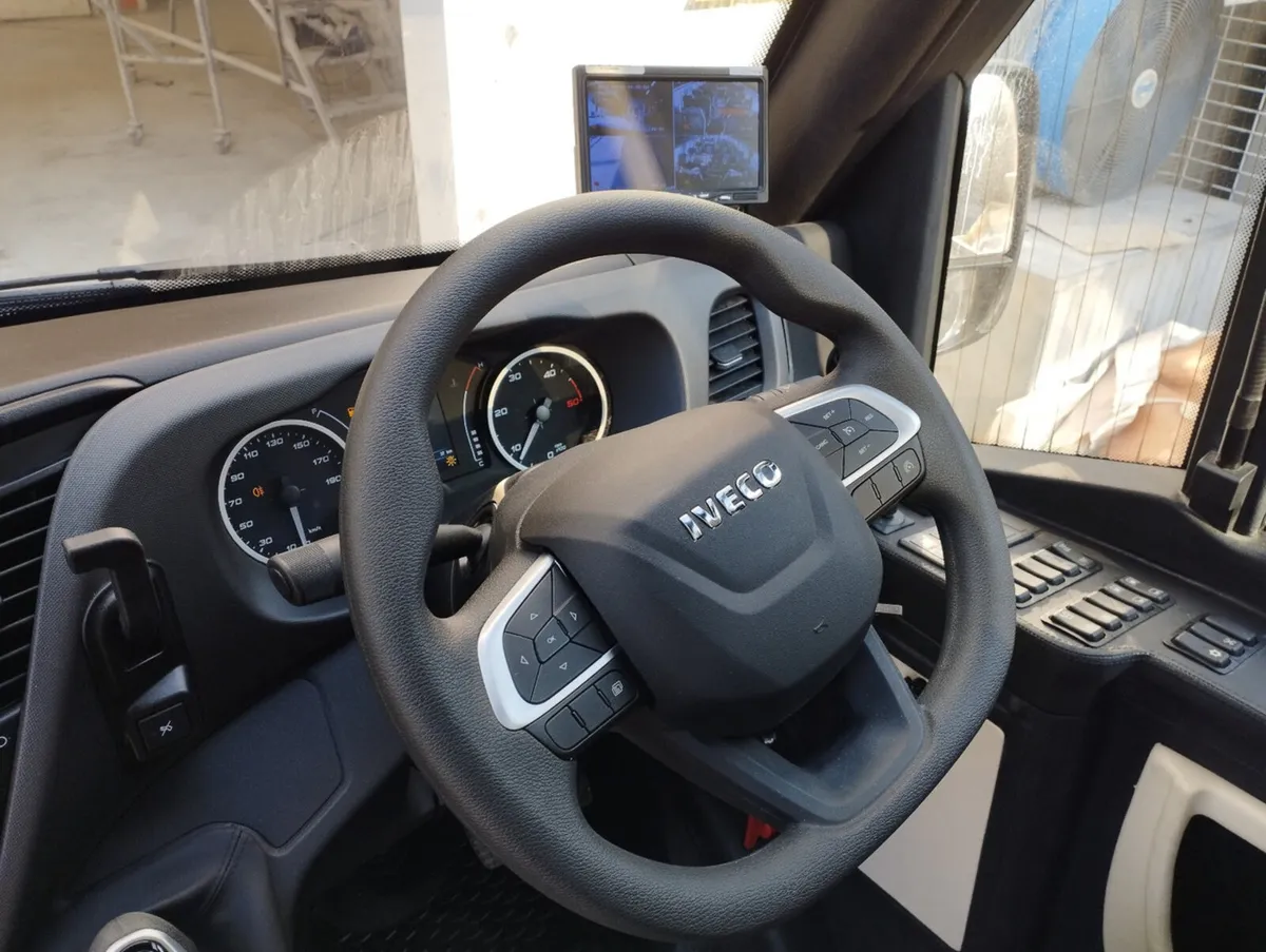 New Iveco Crusader 33seats + G + D - Image 4