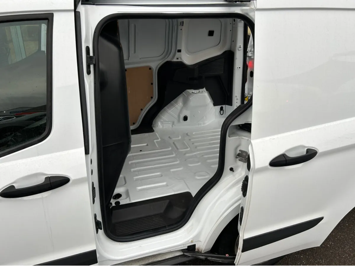 Ford Transit Courier 1.5 TD 75PS M6 2DR - Image 2