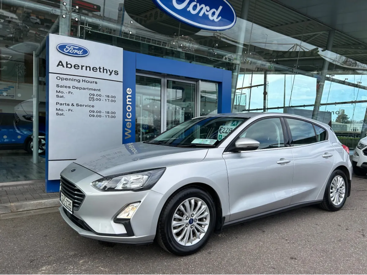 Ford Focus TITANIUM 5DR 1.0T 125 S6. S6.2 M6 5 - Image 1