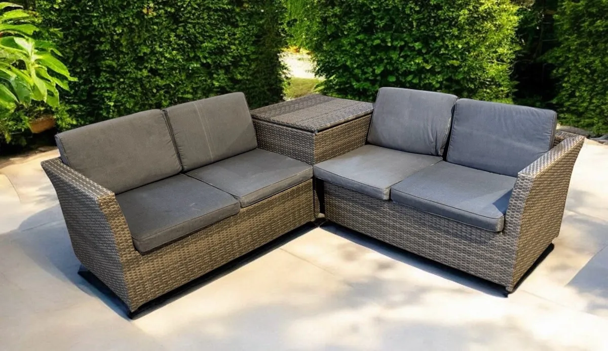 Patio Sofa suite - Image 1