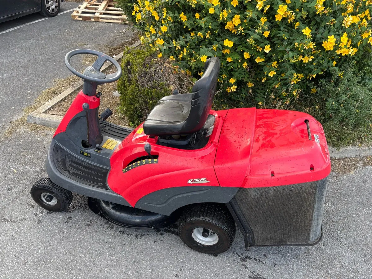Castelgarden Ride on Mower - Image 4