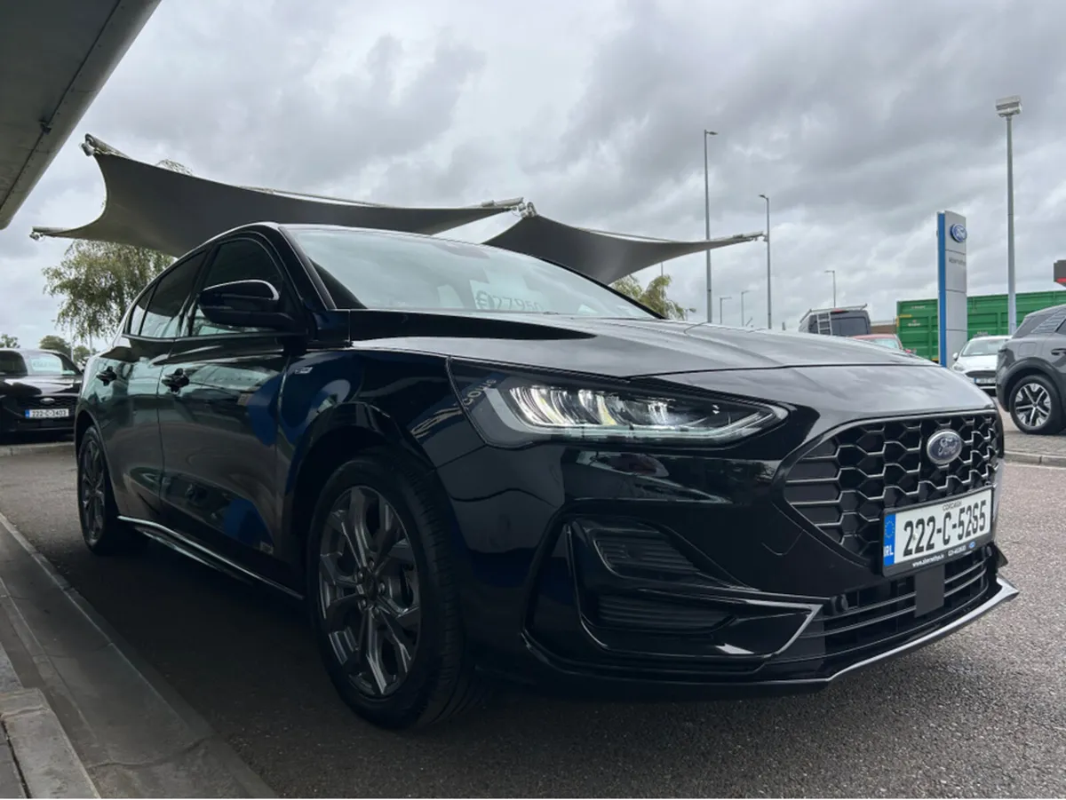 Ford Focus ST-LINE STYLE 5DR 1.0T 12 125 M6 4 - Image 4