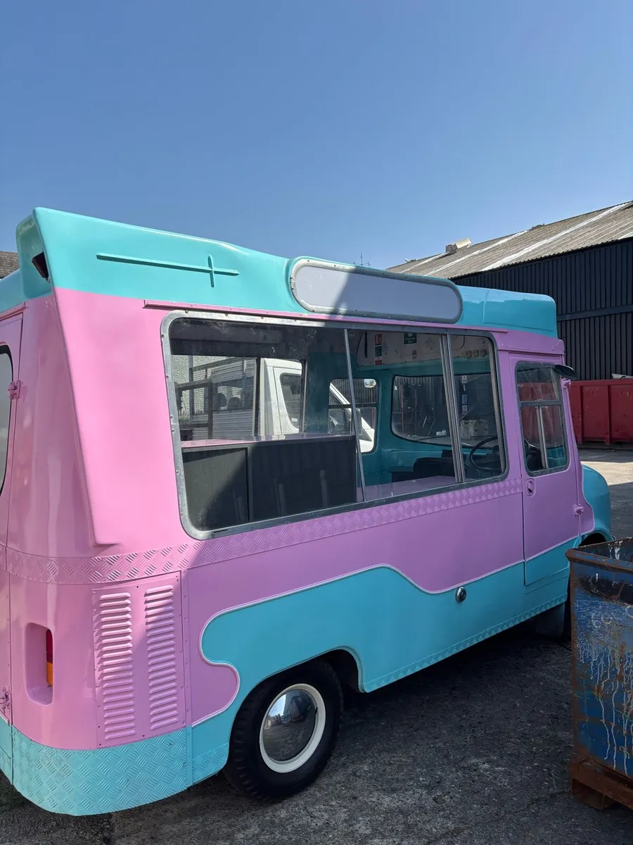 Vintage Bedford Ice cream van - Image 2