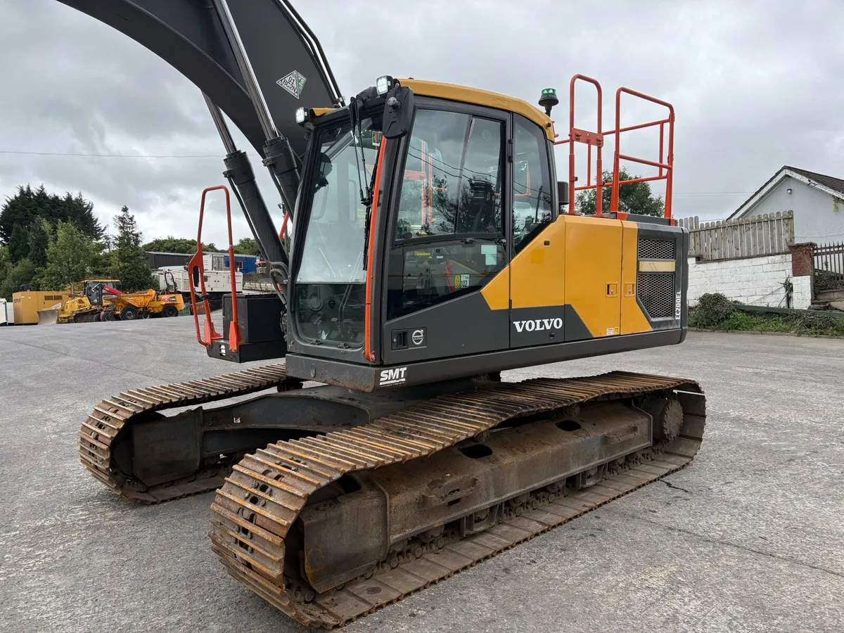 Volvo EC200EL - Image 1