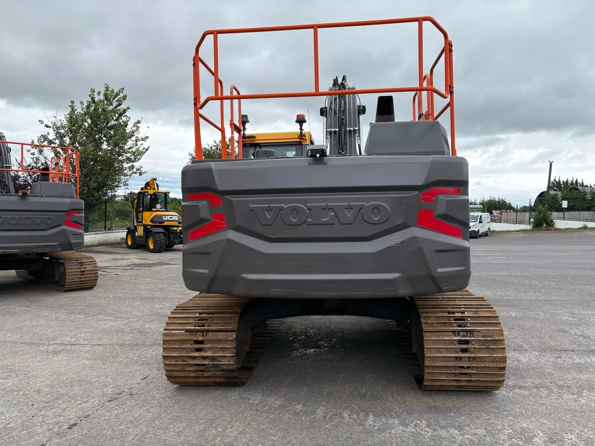 Volvo EC200EL - Image 3