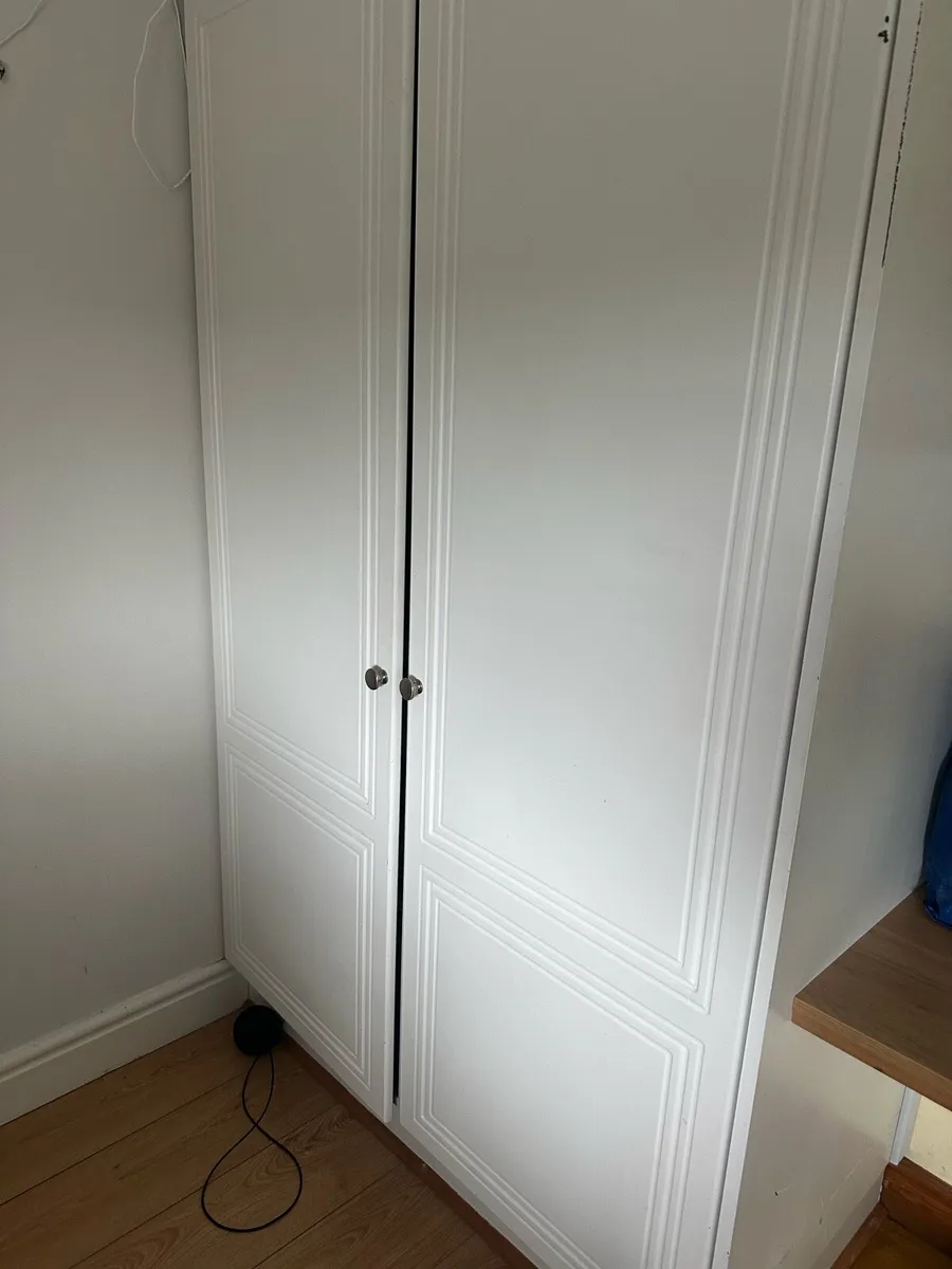 Fitted wardrobes - Image 2