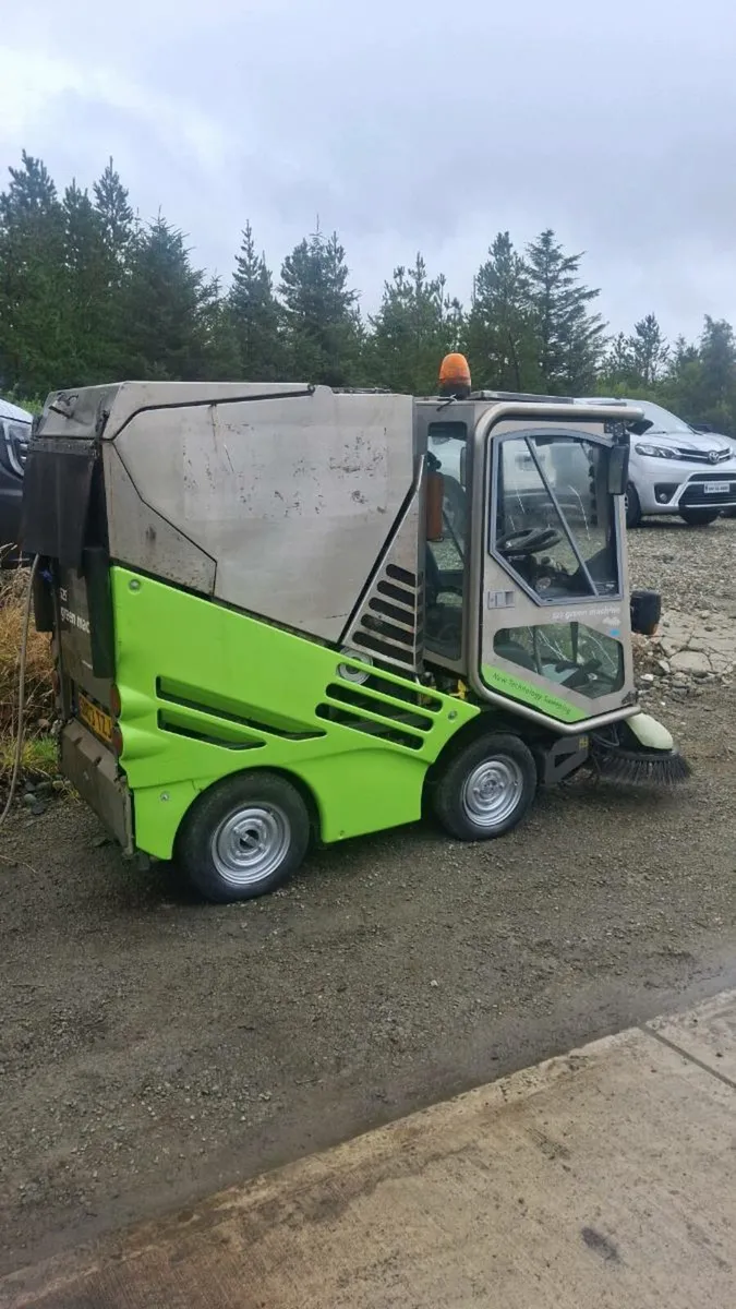 Green Machine Road Sweeper - Image 1