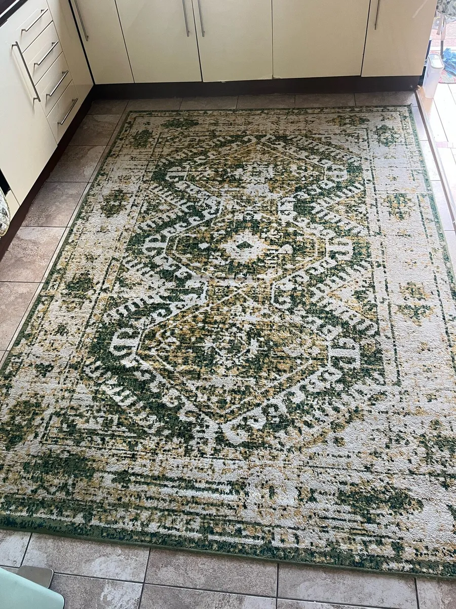 Very Large green rug - Image 1