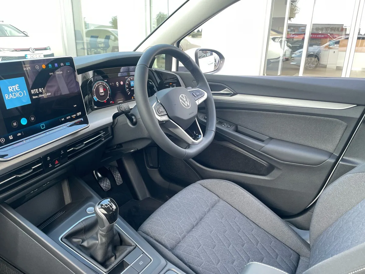 Volkswagen Golf EDITION 75 1.5 TSI 116HP - Image 3