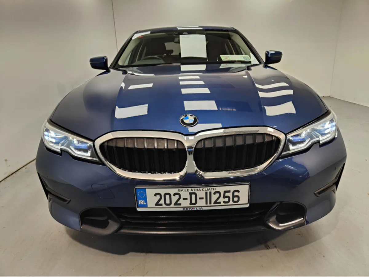 BMW 3-Series D SPORT 3SSG 4DR - Image 2