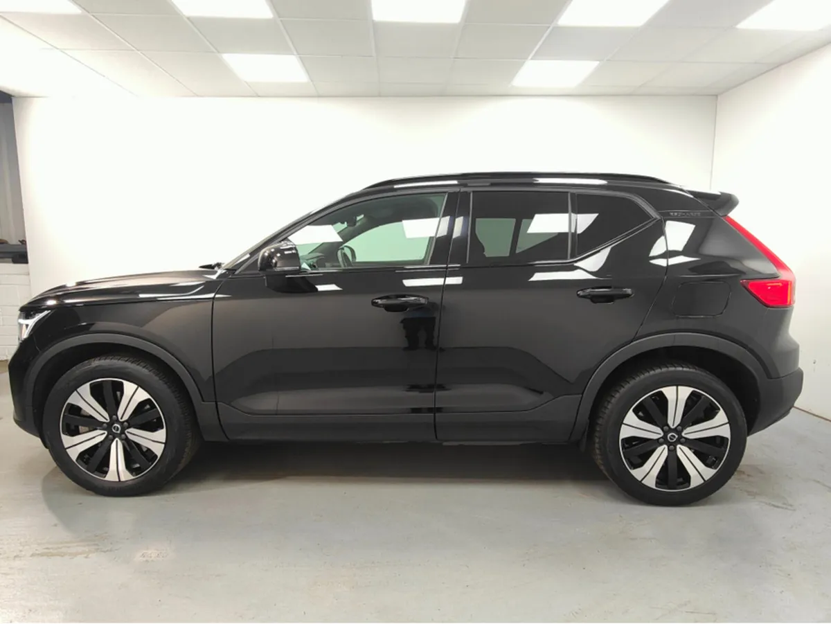Volvo XC40 RCHRG PLUS 5DR AUTO - Image 3