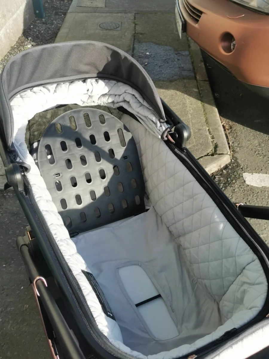 Pram - Image 4
