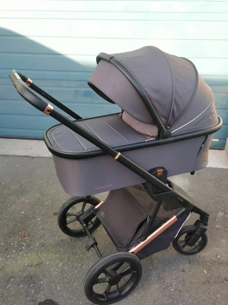Pram - Image 1