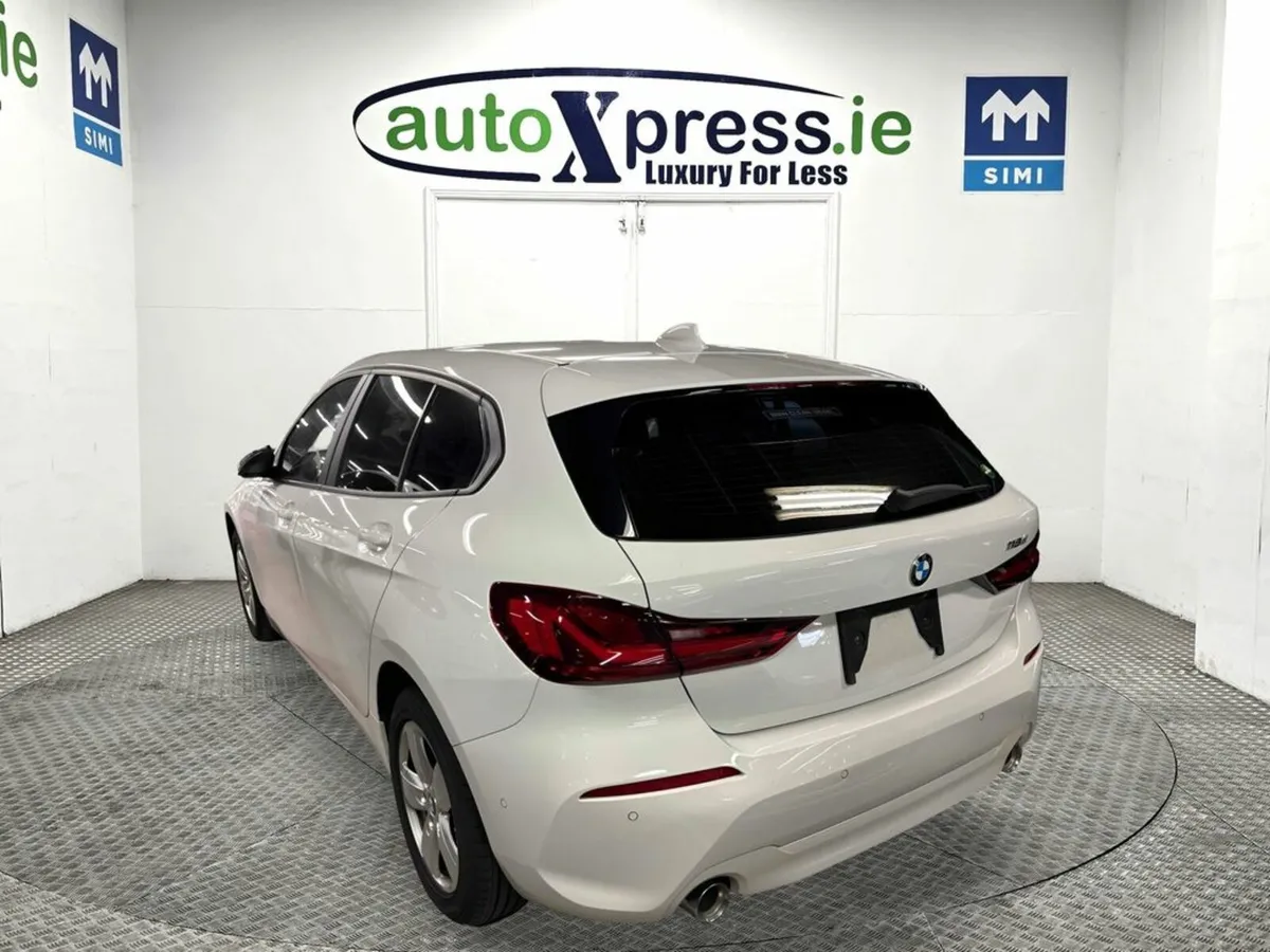 BMW 1-Series 118D PLAY Automatic - Image 3