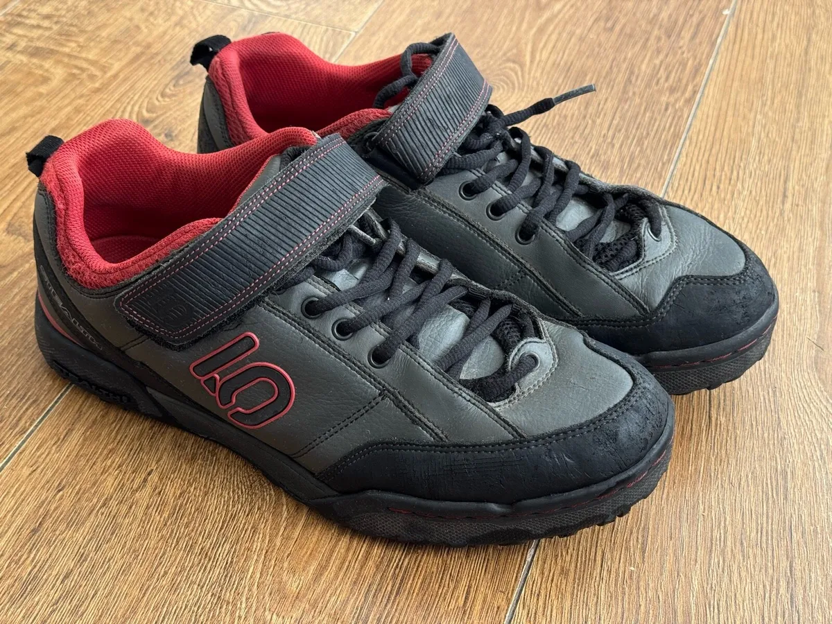 Five ten MTB clipless-compatible shoes; size 46 - Image 1