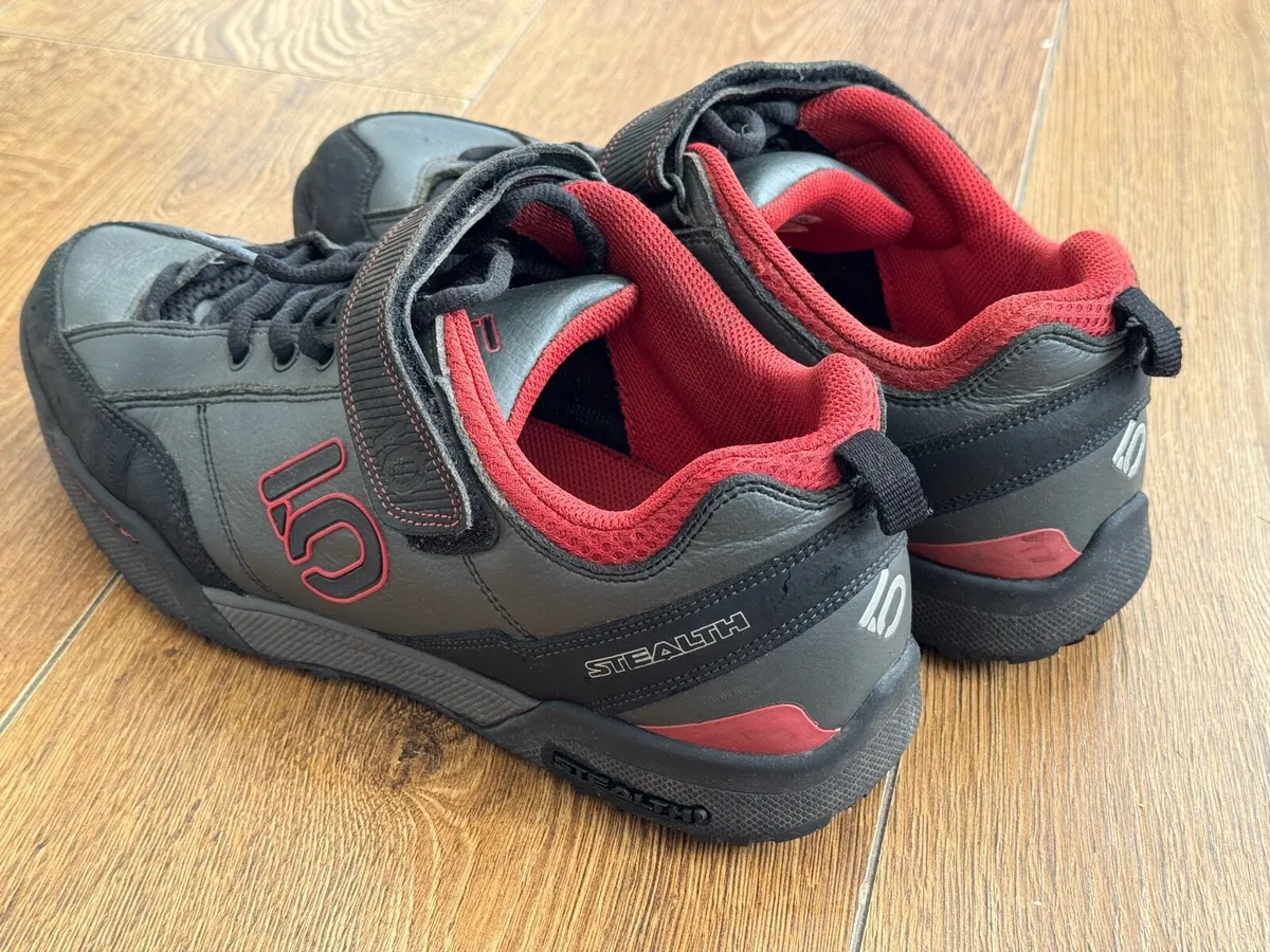 Five ten MTB clipless-compatible shoes; size 46 - Image 2