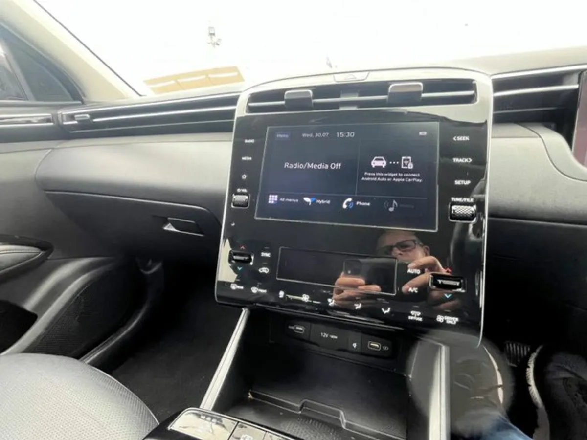 Hyundai Tucson 1.6 Petrol Hybrid Automatic - Image 4
