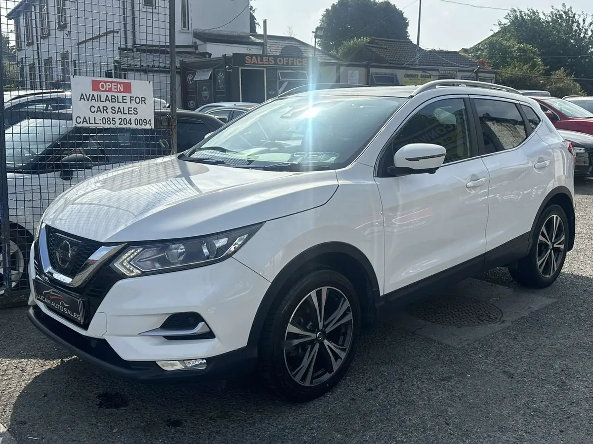 2018 Qashqai 1.2 PREMIUM Low Mileage - Image 2