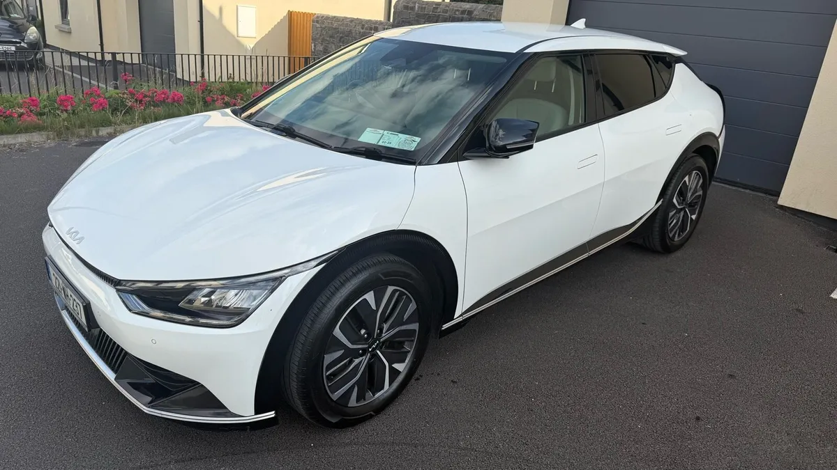 KIA EV6 Earth (2022) - Image 1