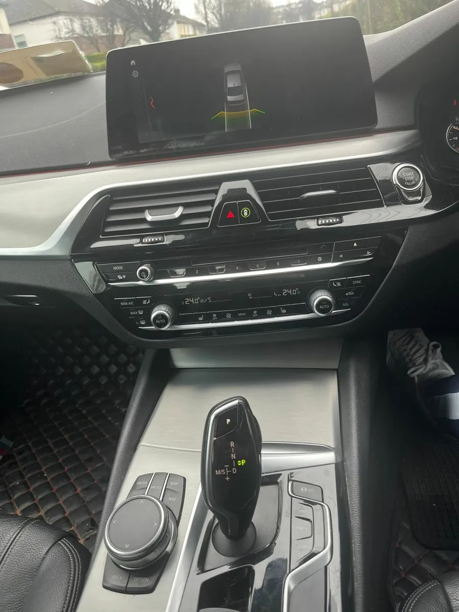 BMW 5-Series 2017 - Image 3