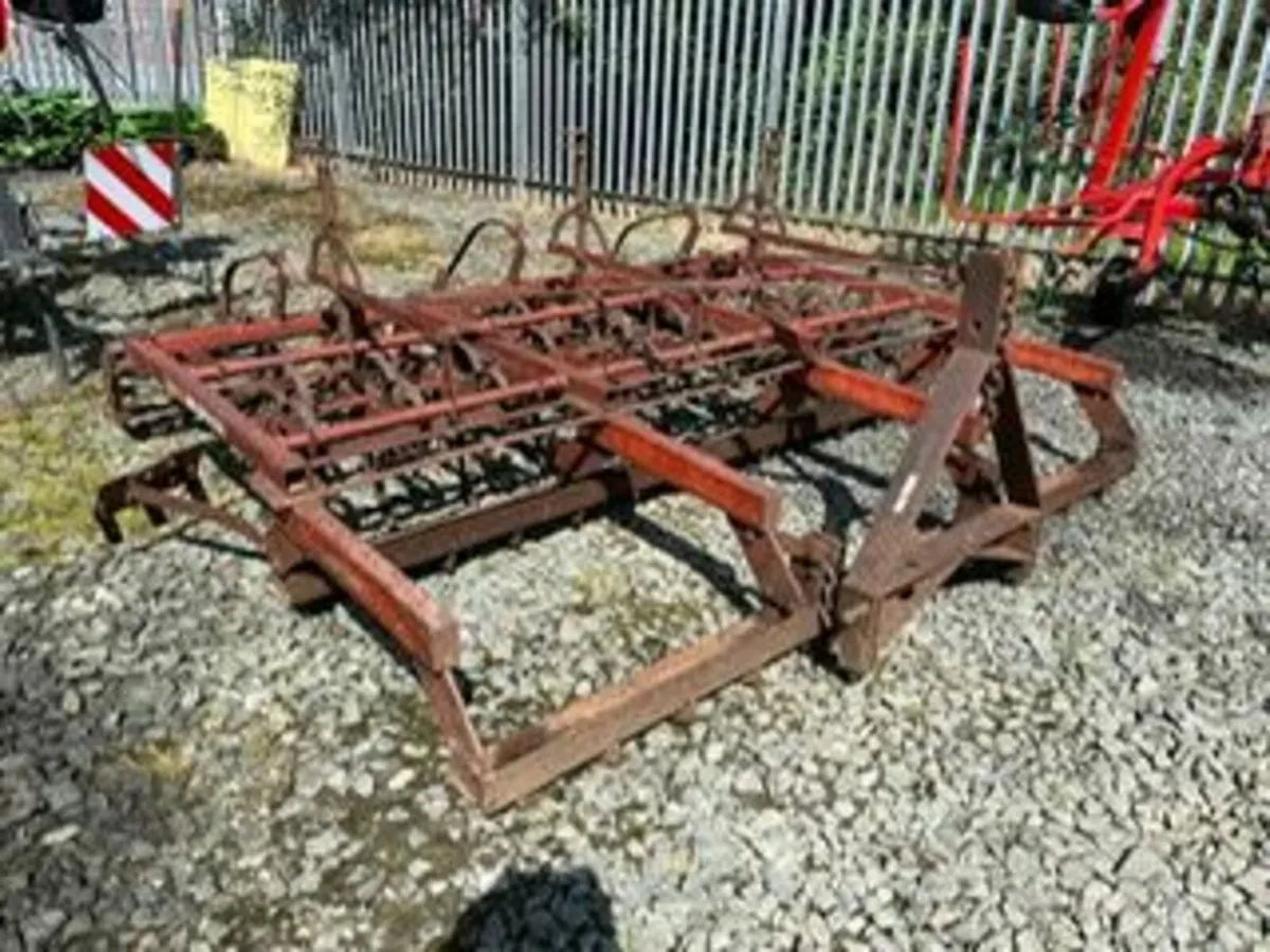 Kverneland Levelling Bar with tines - Image 1