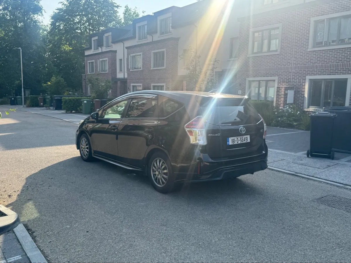 2018 Toyota Prius Alpha 7 Seater - Image 4