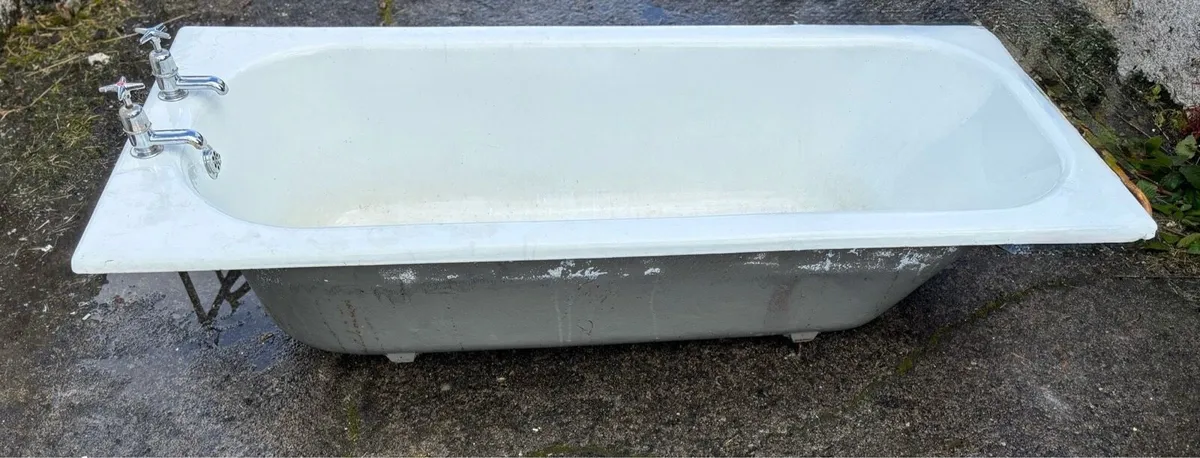 CAST IRON BATH COMPLETE - Image 2