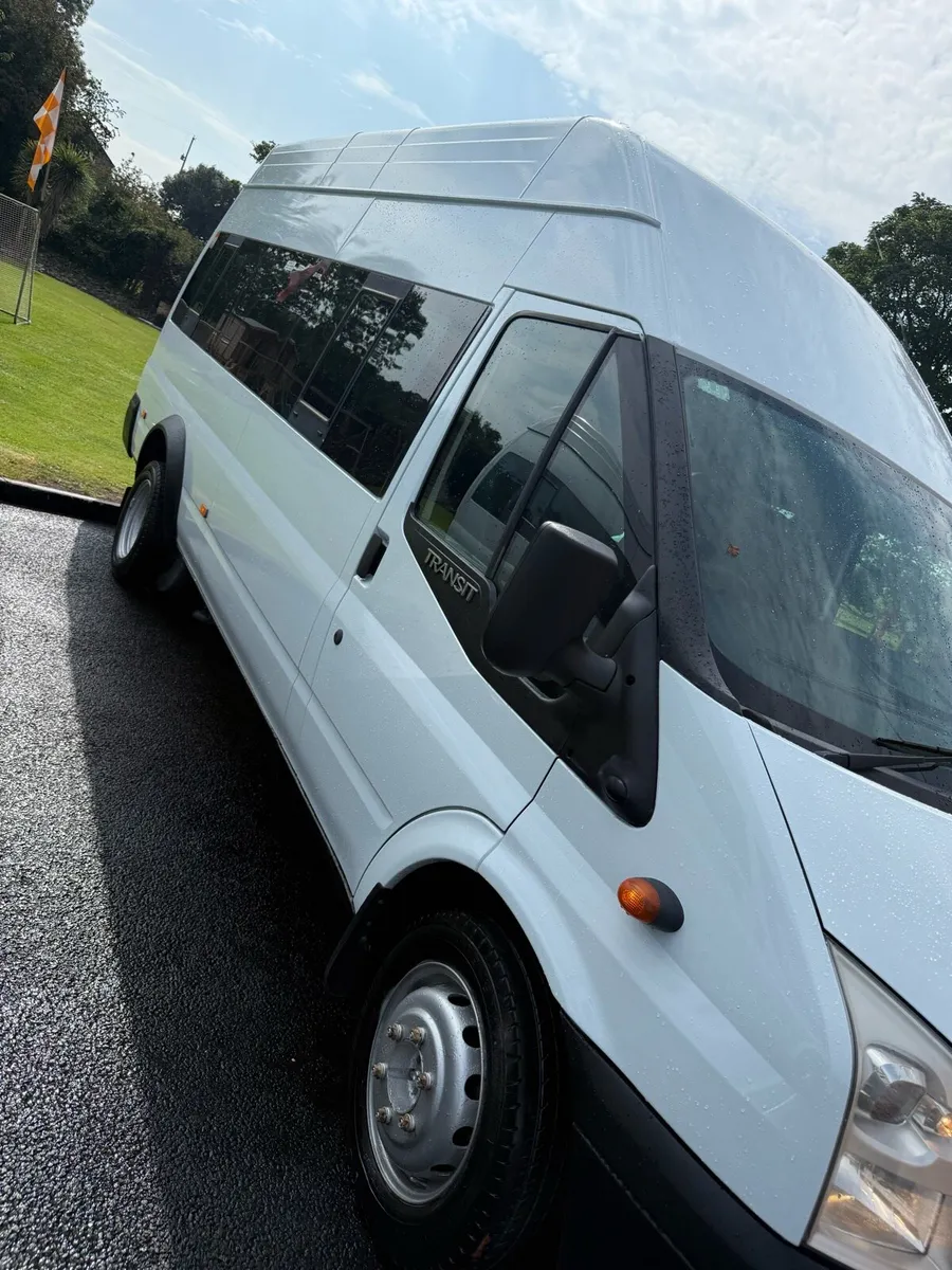 17 seater transit bus - Image 3