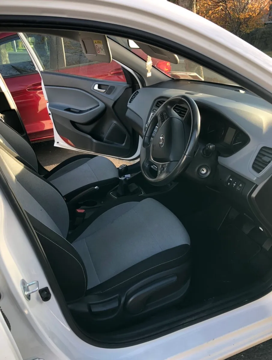 Hyundai i20 - Image 2