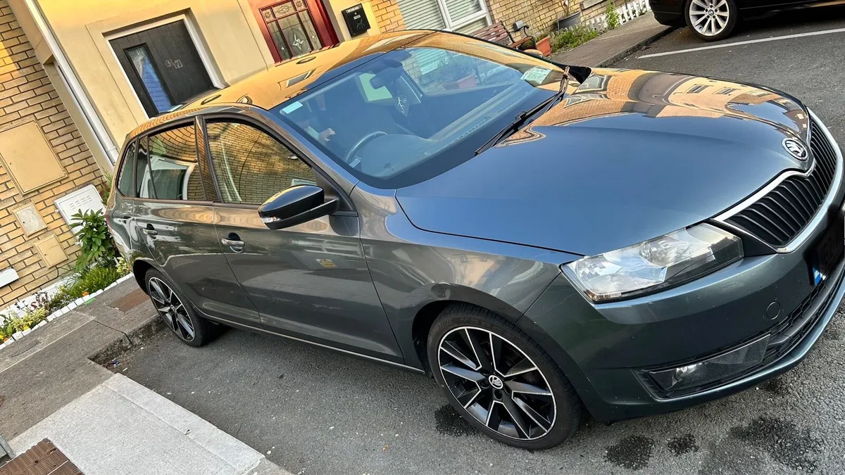 Skoda Rapid 2016 - Image 2
