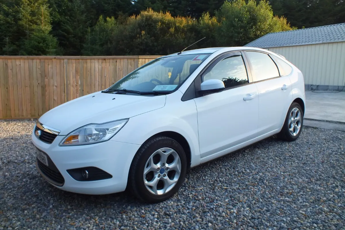 2011 Ford Focus 1.6 Sport (High Spec & Low Miles.) - Image 2