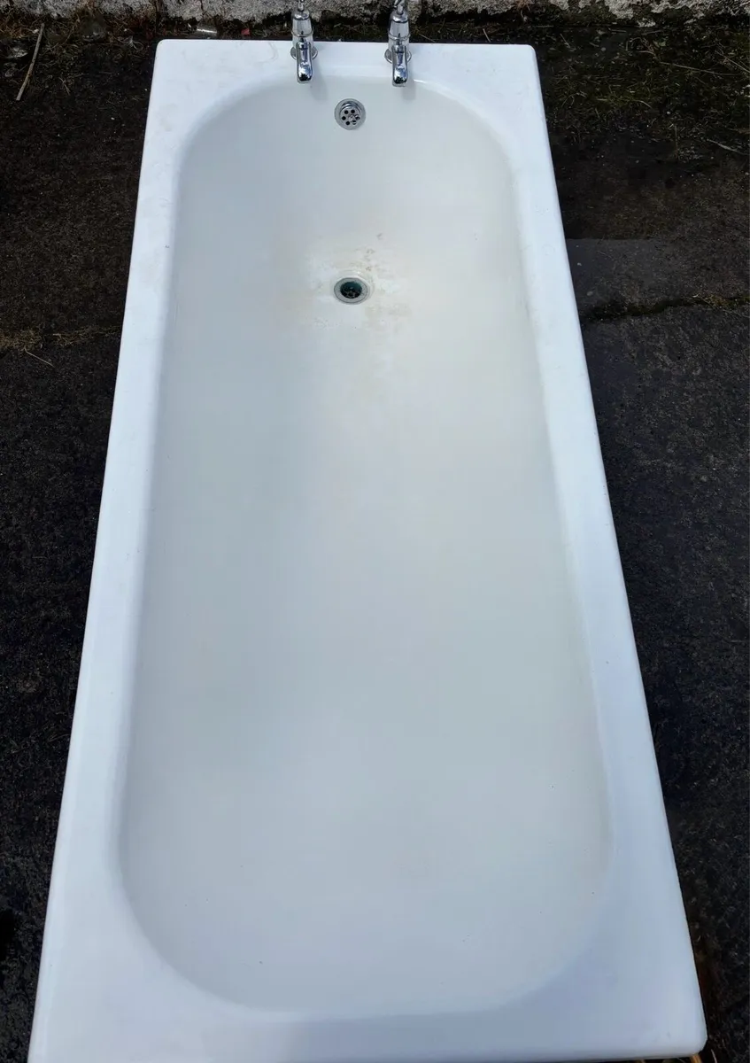 CAST IRON BATH COMPLETE - Image 1