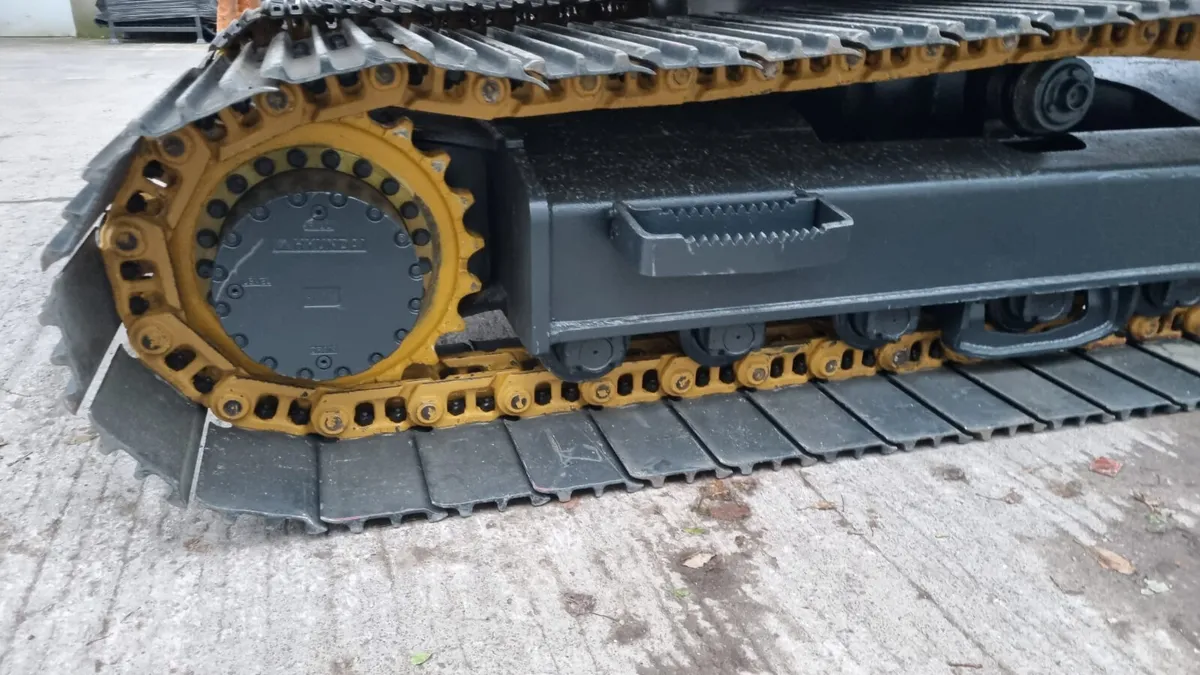 Hyundai HX140L Video @ Undercarriage Ireland - Image 4